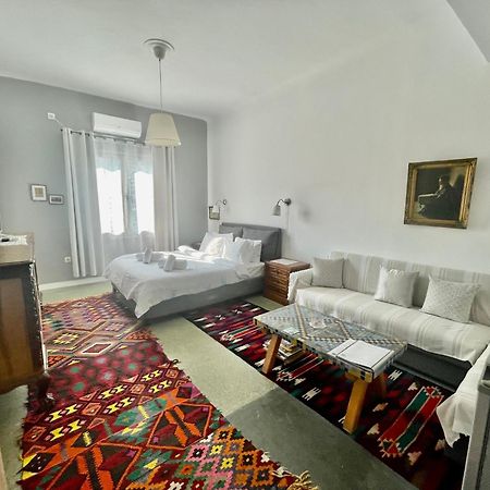 אתונה A Litte Taste Of Home Guest House מראה חיצוני תמונה