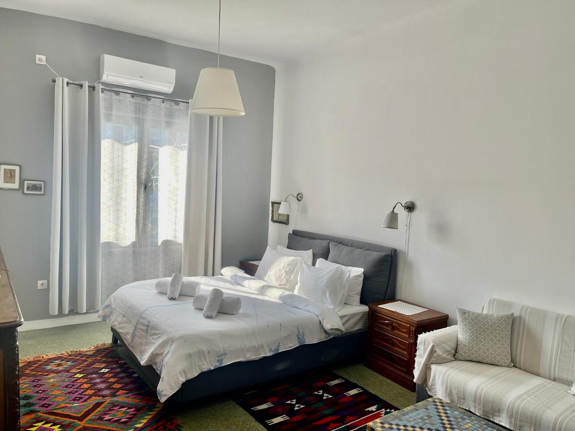 אתונה A Litte Taste Of Home Guest House מראה חיצוני תמונה