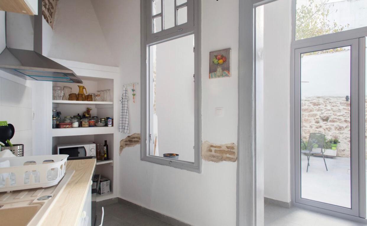 אתונה A Litte Taste Of Home Guest House מראה חיצוני תמונה