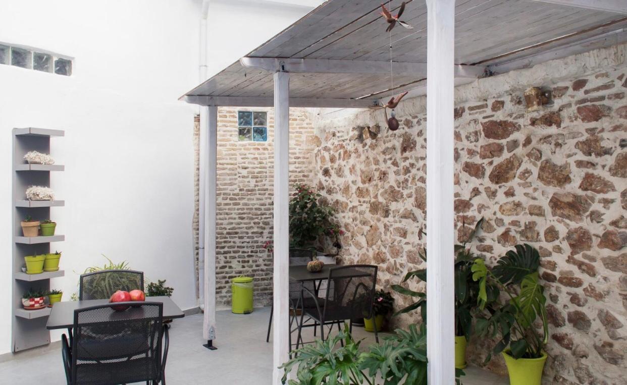 אתונה A Litte Taste Of Home Guest House מראה חיצוני תמונה