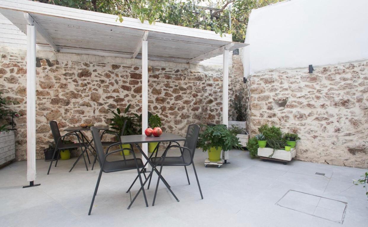 אתונה A Litte Taste Of Home Guest House מראה חיצוני תמונה