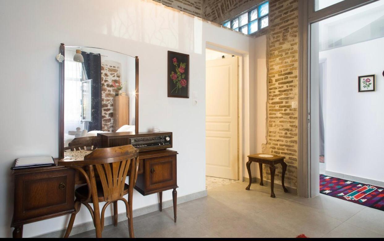 אתונה A Litte Taste Of Home Guest House מראה חיצוני תמונה